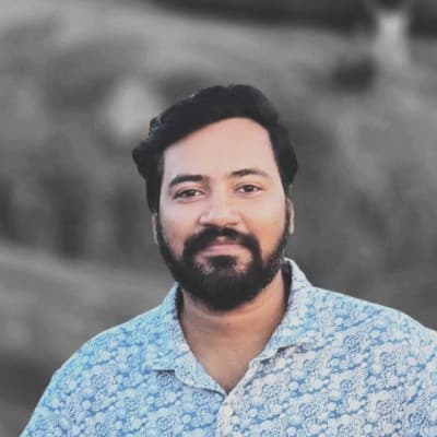 Portrait of Suvadeep Das, Co-Founder and CTO of Linear Health